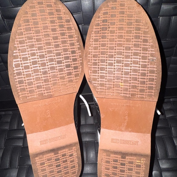 Classic Black and White Women's Oxfords Saddle shoes 6 - Picture 7 of 13